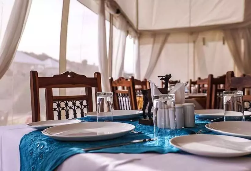 ホテル Dhora Desert Resort & Spa By Eight Continents