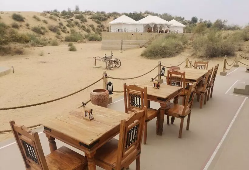 ホテル Dhora Desert Resort & Spa By Eight Continents