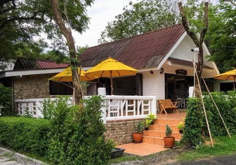 Hotelli Home And Hill Resort