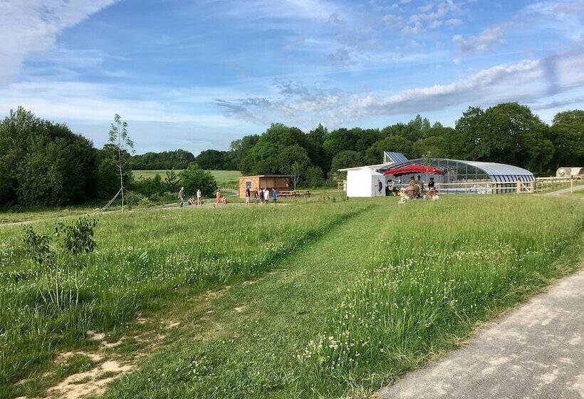 ホテル O2 Camping