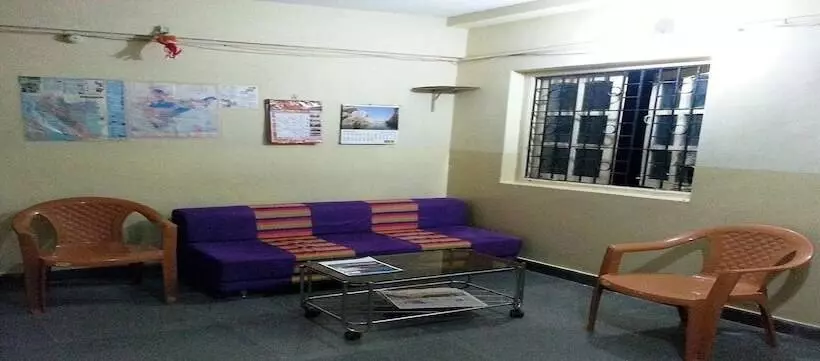 ホテル Room Maangta 315   Porvorim Goa