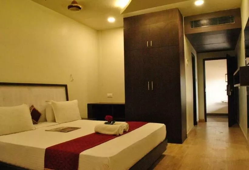 Hotelli Sriram Jb Residency