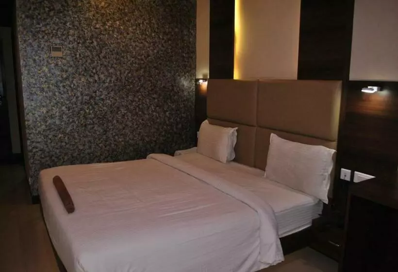 Hotelli Sriram Jb Residency