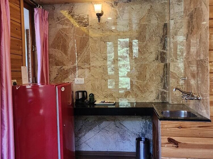 호텔 The Chalets Naldehra