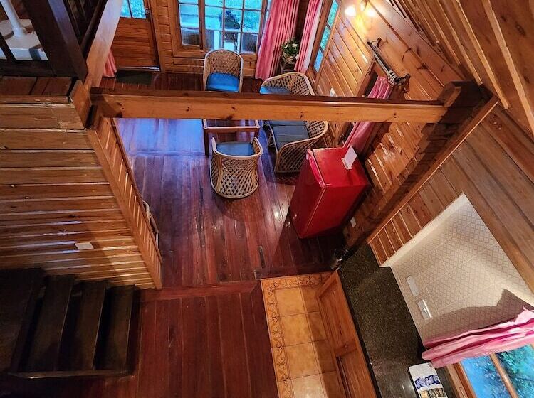 호텔 The Chalets Naldehra