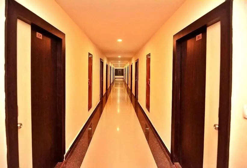 La Macaw Resort