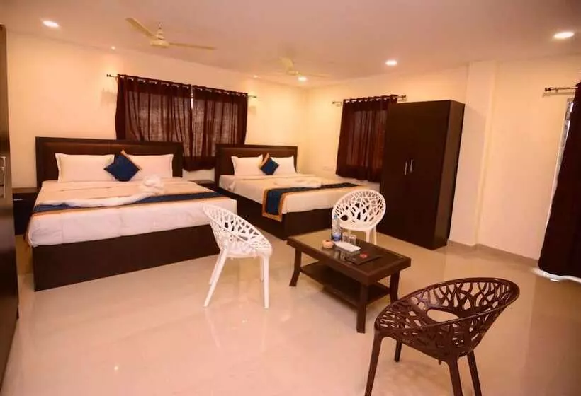 La Macaw Resort