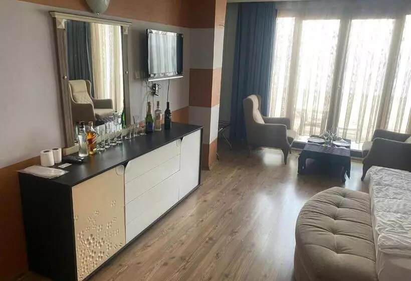 Yakamoz Otel