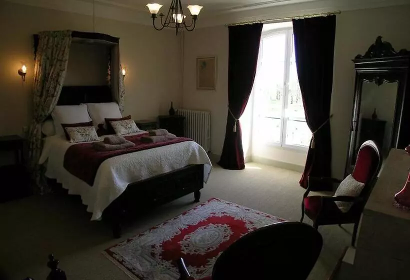 ベッドアンドブレックファースト Château Du Bourbet