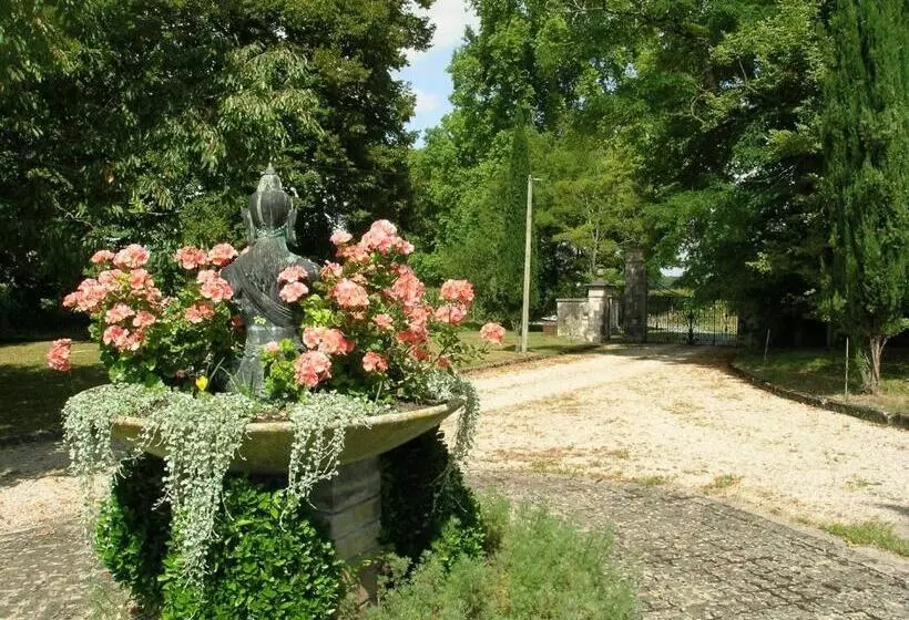 ベッドアンドブレックファースト Château Du Bourbet