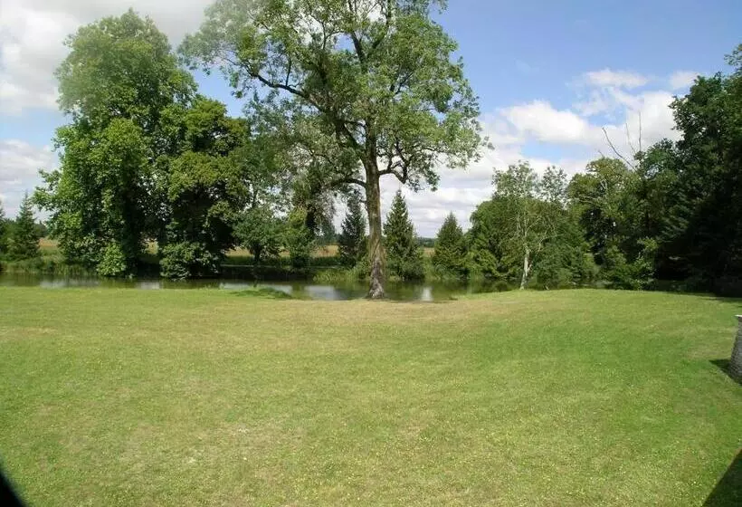 ベッドアンドブレックファースト Château Du Bourbet