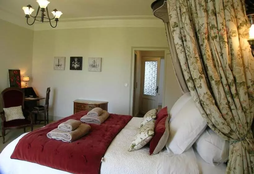 ベッドアンドブレックファースト Château Du Bourbet