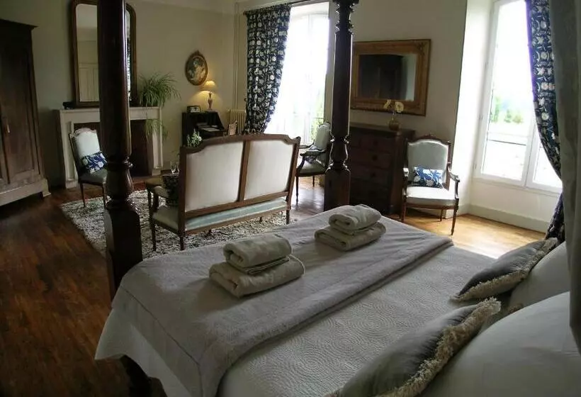 ベッドアンドブレックファースト Château Du Bourbet