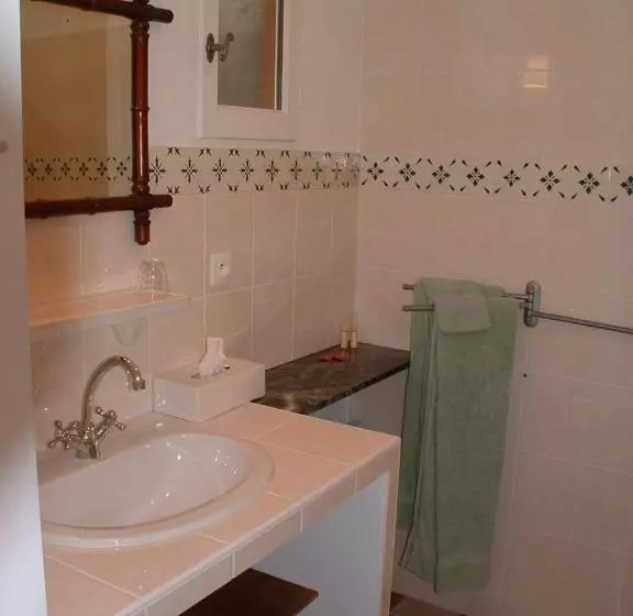 Aamiaismajoitus (B&B) Domaine Les Galards