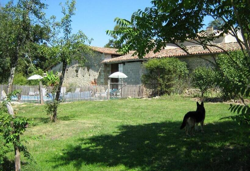 مبيت وإفطار Domaine Les Galards