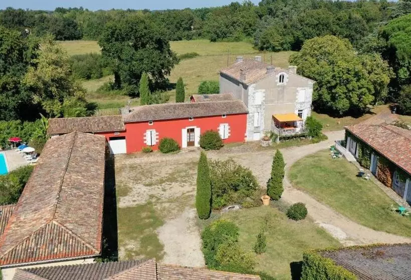 Aamiaismajoitus (B&B) Domaine Les Galards