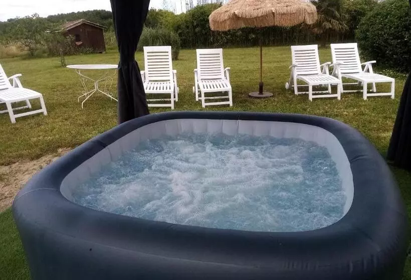 Aamiaismajoitus (B&B) Chambres D Hôtes Domaine Du Bouchon