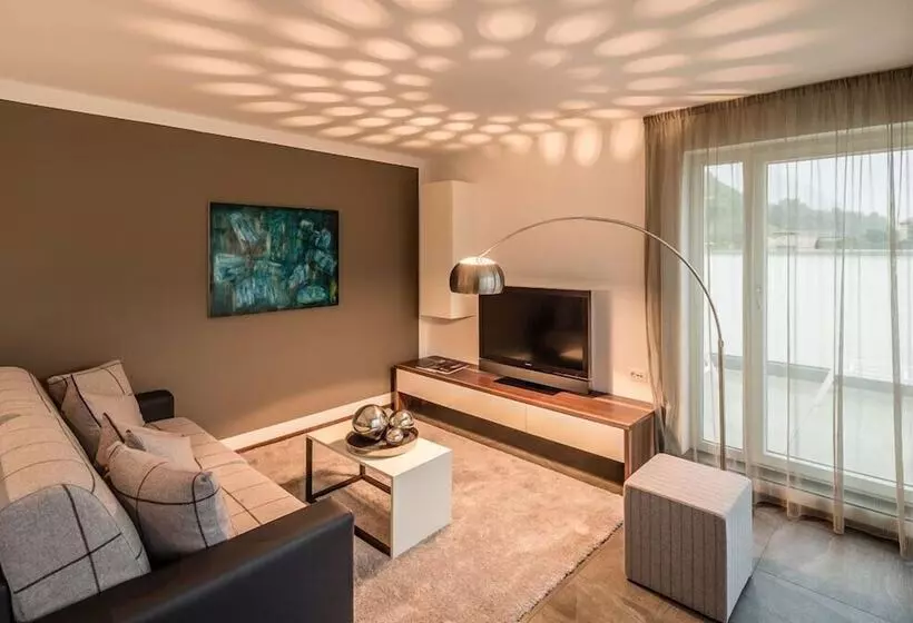 Hidalgo Suites & Restaurant