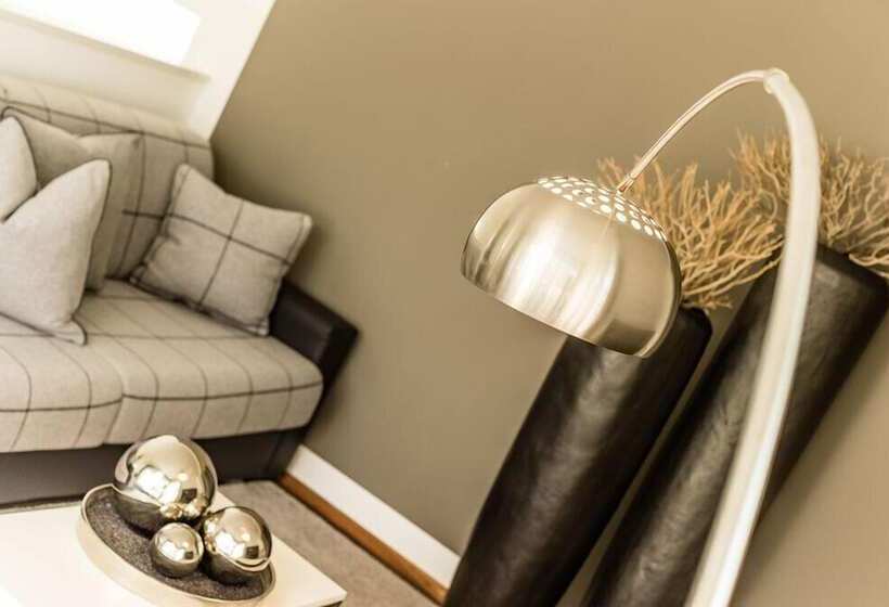 Hidalgo Suites & Restaurant