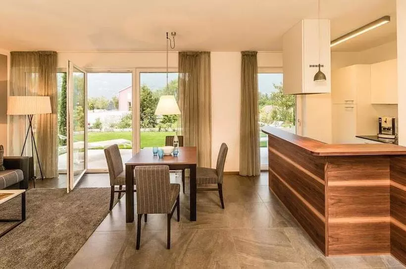 Hidalgo Suites & Restaurant