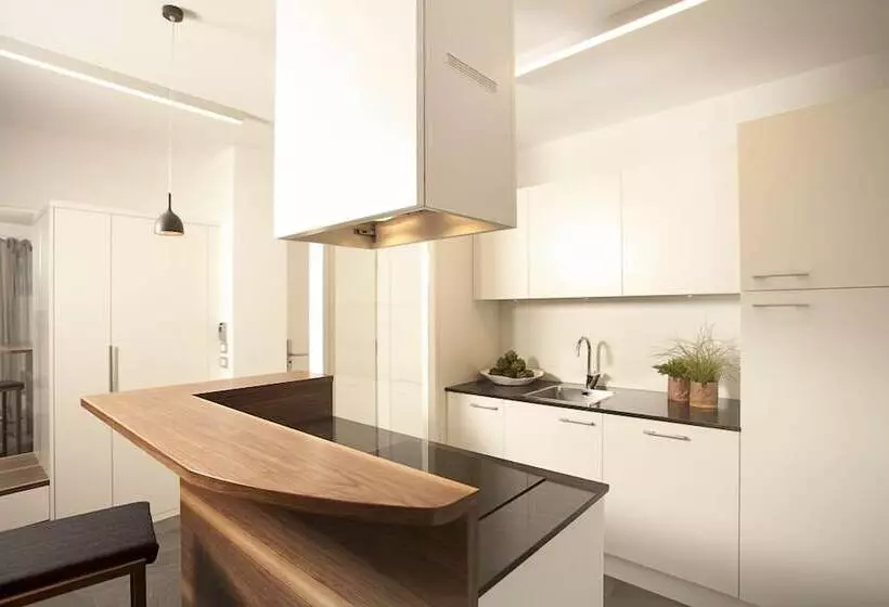 Hidalgo Suites & Restaurant