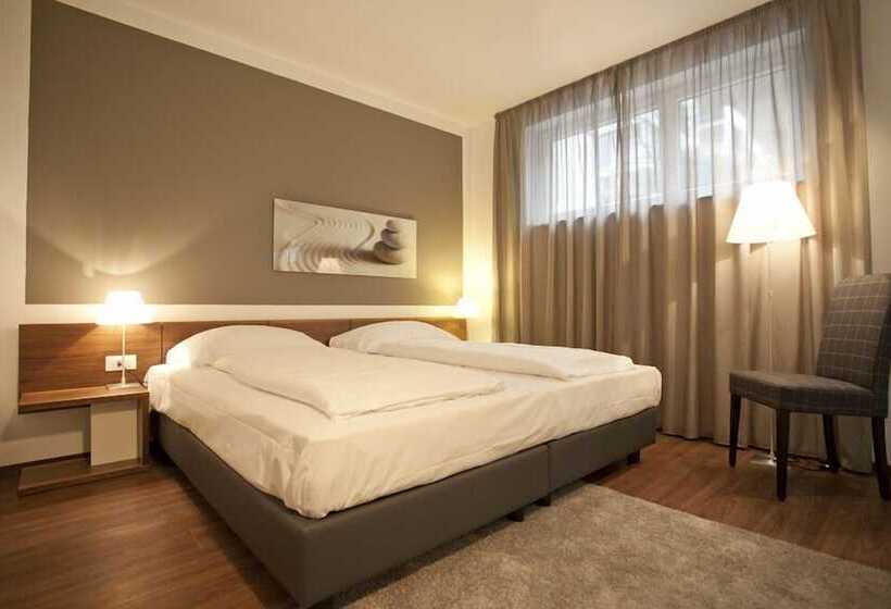 Hidalgo Suites & Restaurant