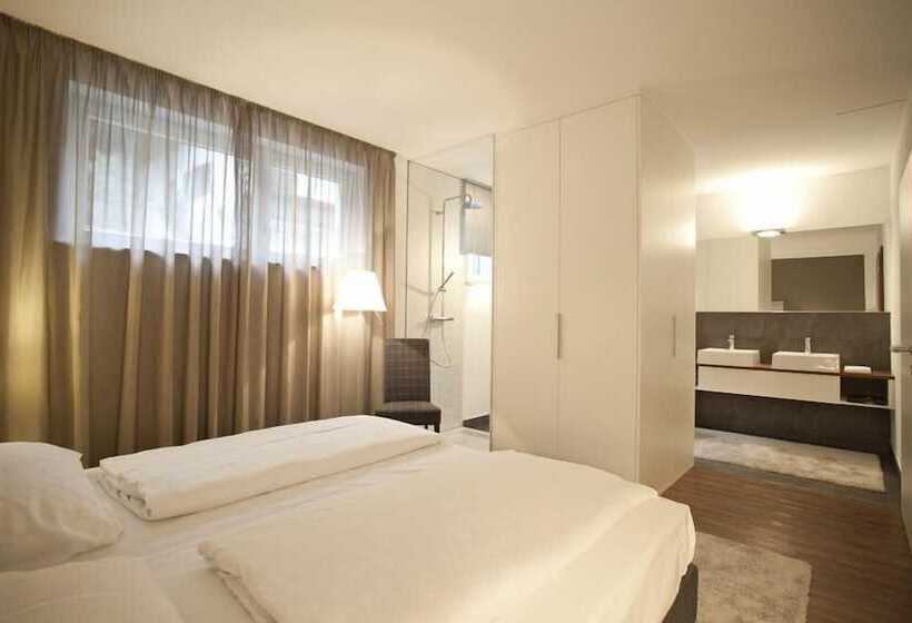 Hidalgo Suites & Restaurant