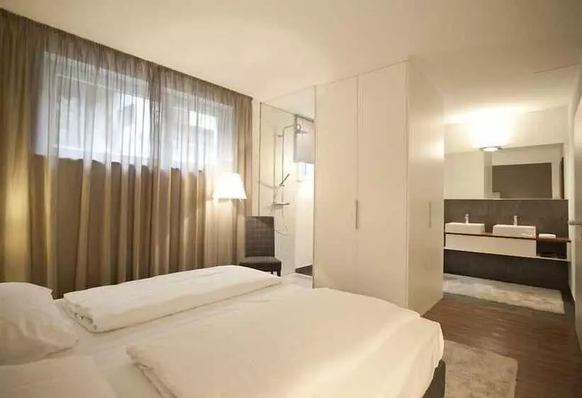 Hidalgo Suites & Restaurant