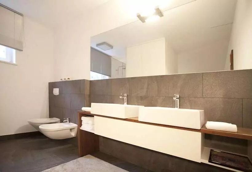 Hidalgo Suites & Restaurant