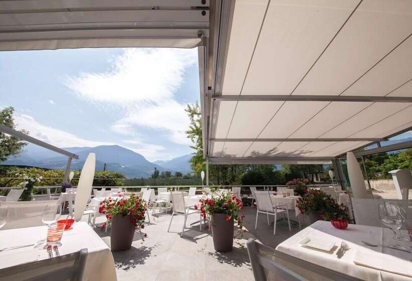 Hidalgo Suites & Restaurant