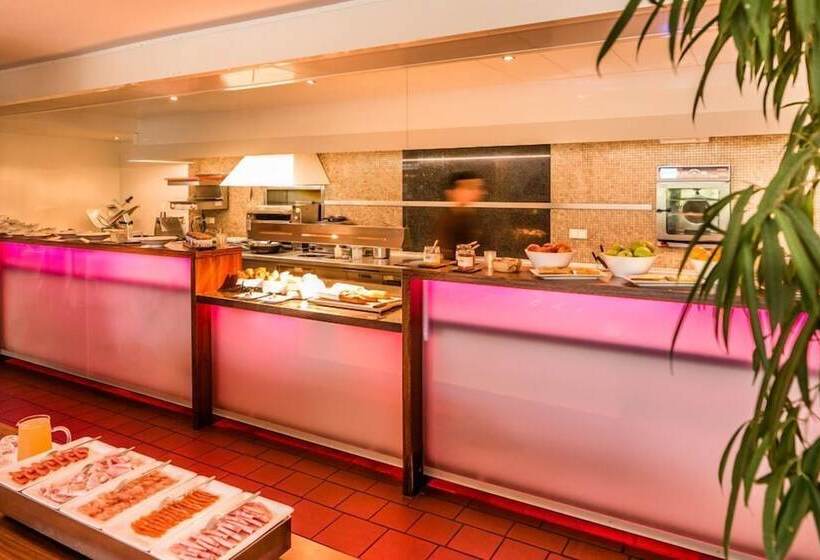 Hidalgo Suites & Restaurant