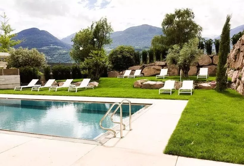 Hidalgo Suites & Restaurant