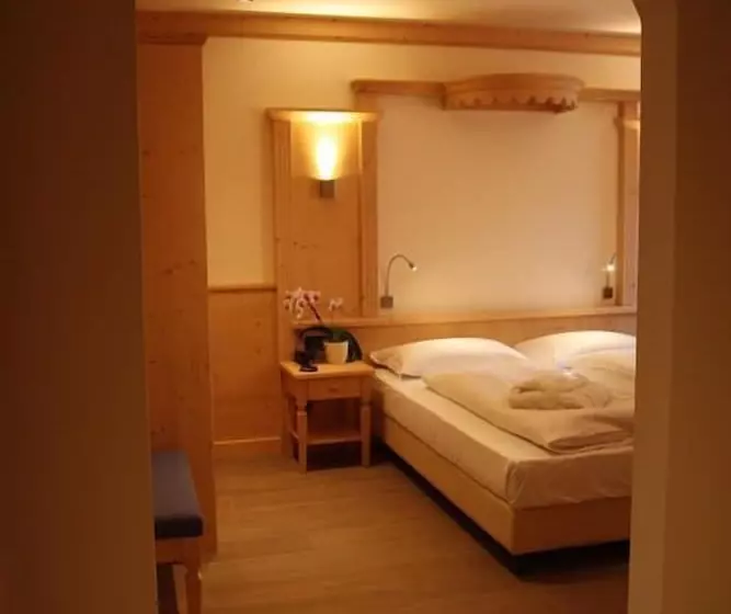 Hostelli Garnì Paradisi   Wellness & Spa