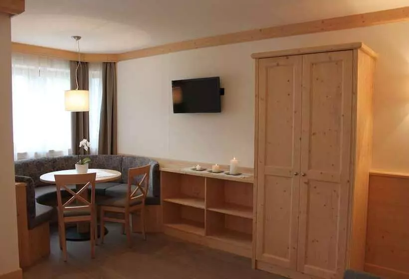 Hostelli Garnì Paradisi   Wellness & Spa