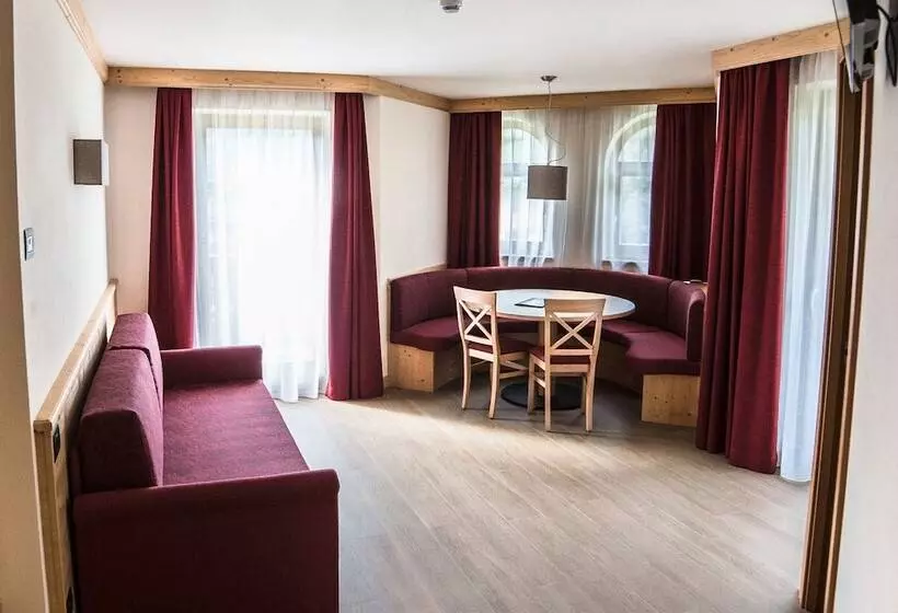 Hostelli Garnì Paradisi   Wellness & Spa