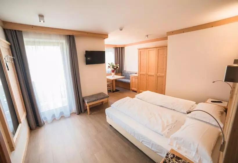 Hostelli Garnì Paradisi   Wellness & Spa