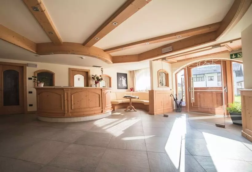 Hostelli Garnì Paradisi   Wellness & Spa