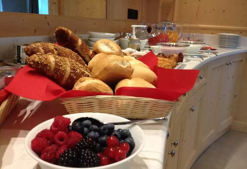 Hostelli Garnì Paradisi   Wellness & Spa