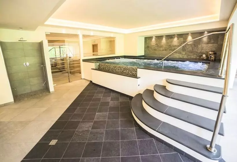 Hostelli Garnì Paradisi   Wellness & Spa