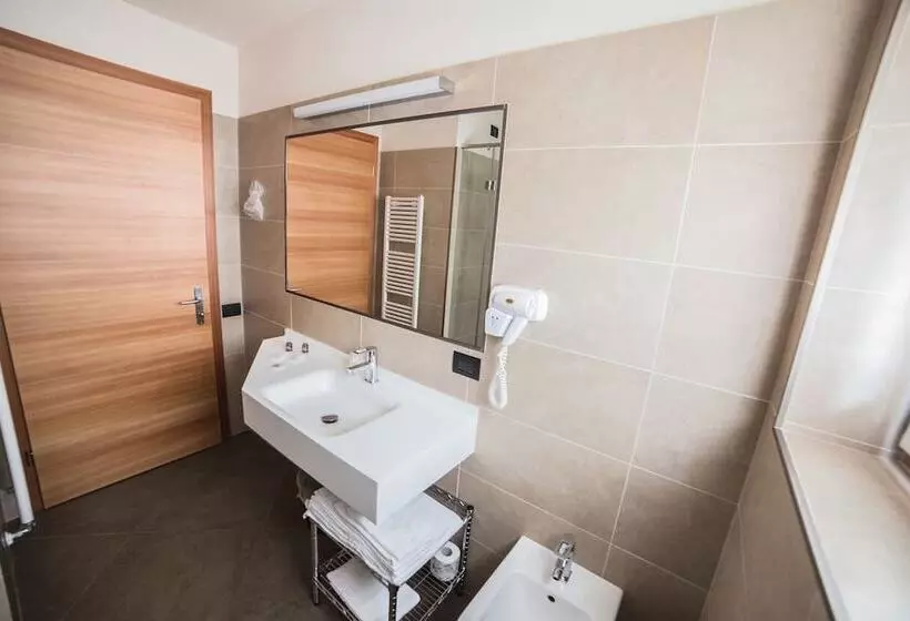 Hostelli Garnì Paradisi   Wellness & Spa