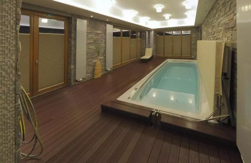 Hotelli Esmarin Wellness