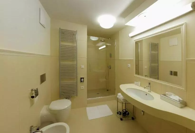 Hotelli Esmarin Wellness