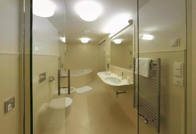 Hotelli Esmarin Wellness