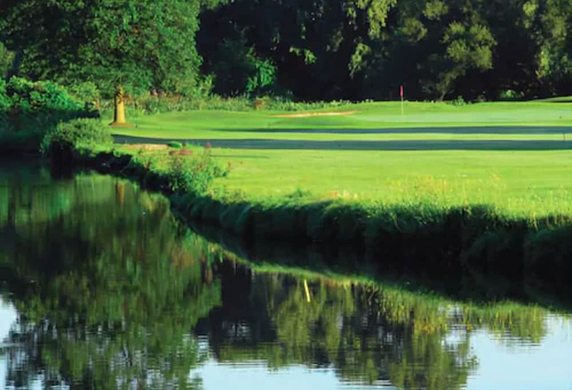 فندق Forest Golf Club And Inn