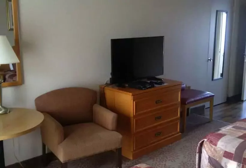 Hotelli Forest Golf Club And Inn