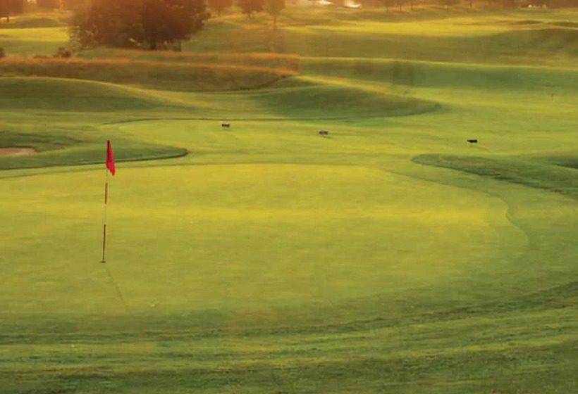 فندق Forest Golf Club And Inn