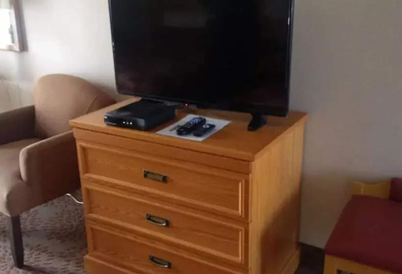 Hotelli Forest Golf Club And Inn