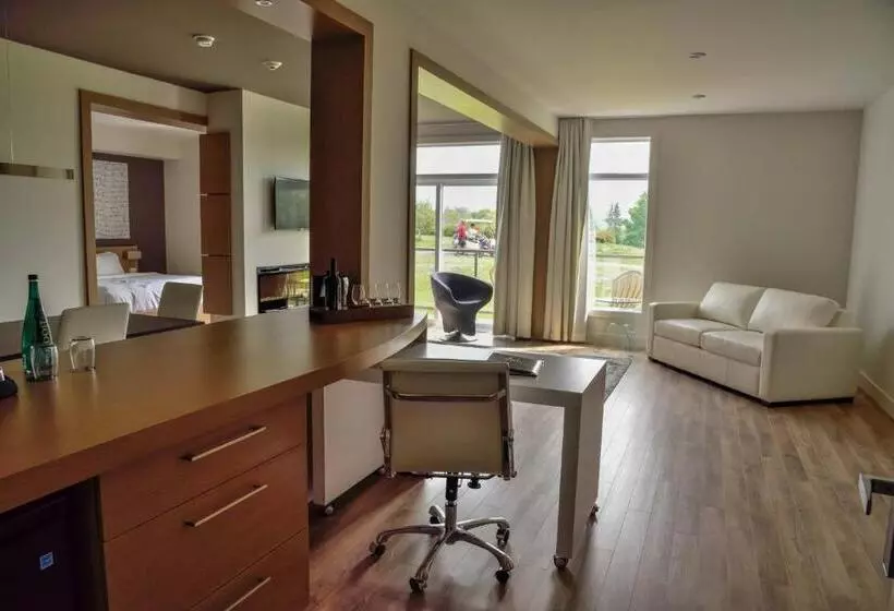 Hotelli La Cache Du Golf