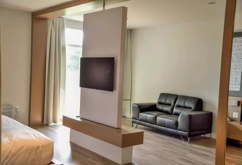 Hotelli La Cache Du Golf