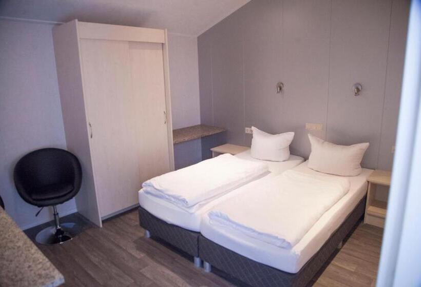 בית מלון כפרי M13